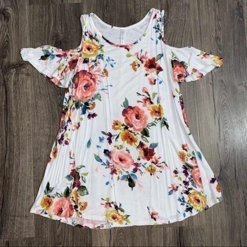Acting Pro Boutique open shoulder top size medium
